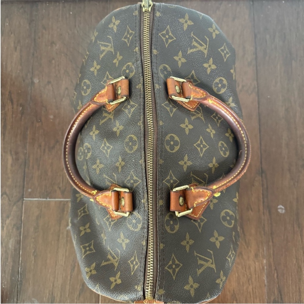 Louis Vuitton Handbag in Brown Speedy 30 Monogram - Picture 6 of 10